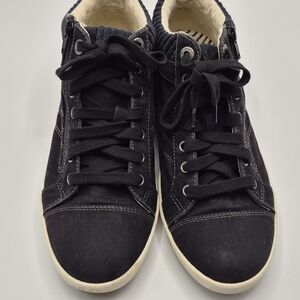 Taos Footwear Black Canvas Sneakers